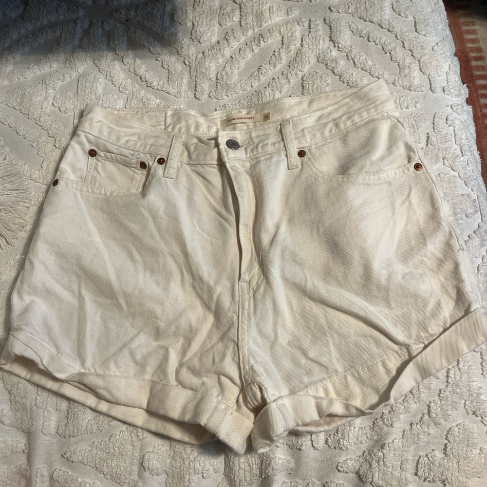 Levi's Cream Jean Shorts Casual Denim Style